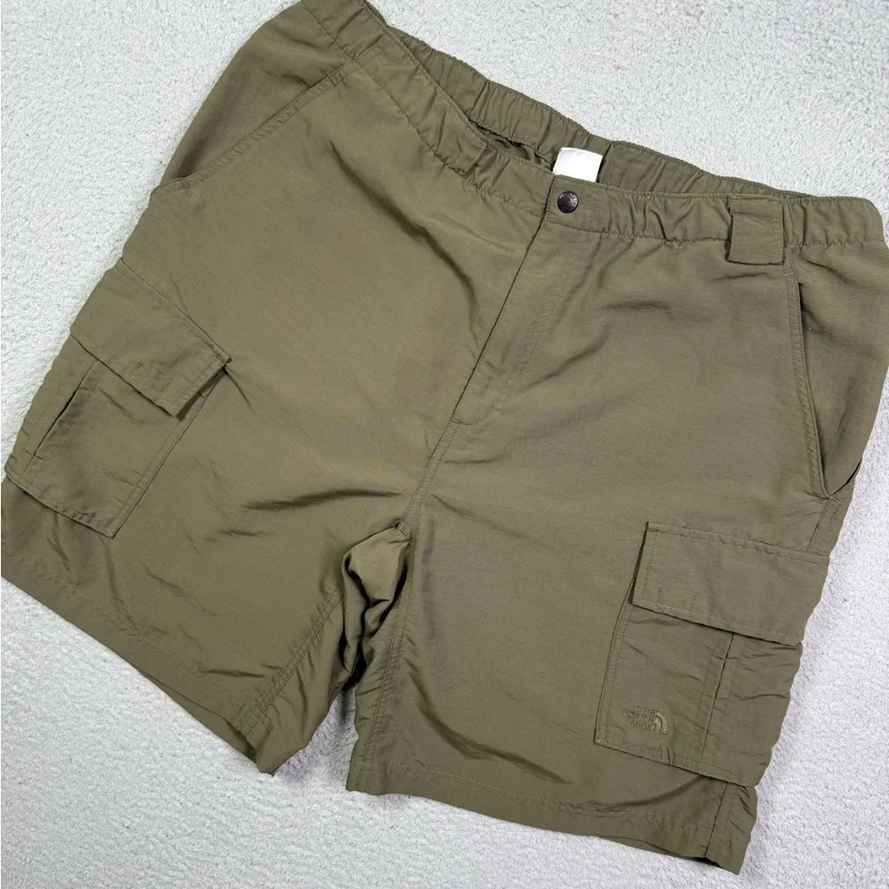 The North Face cargo trail shorts‎